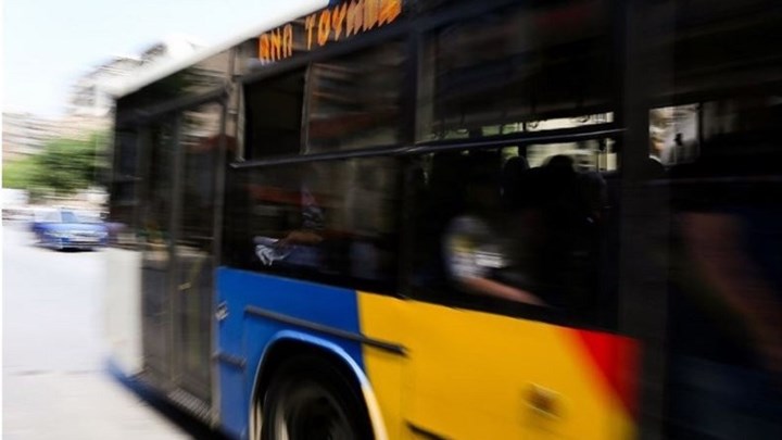 Φωτιά ξέσπασε σε λεωφορείο του ΟΑΣΘ