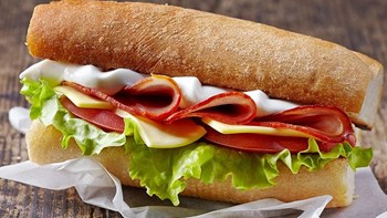 Στο Κοινοβούλιο της Σλοβενίας το θέμα του βουλευτή που έκλεψε σάντουιτς