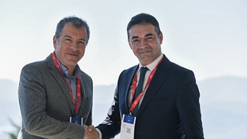 Ντιμιτρόφ σε Θεοδωράκη: Σε ευχαριστώ που δεν δείλιασες