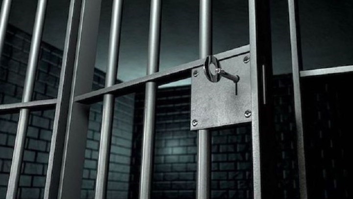 Ποινική δίωξη σε 17 άτομα για τις αποφυλακίσεις κρατουμένων με πλαστά πιστοποιητικά