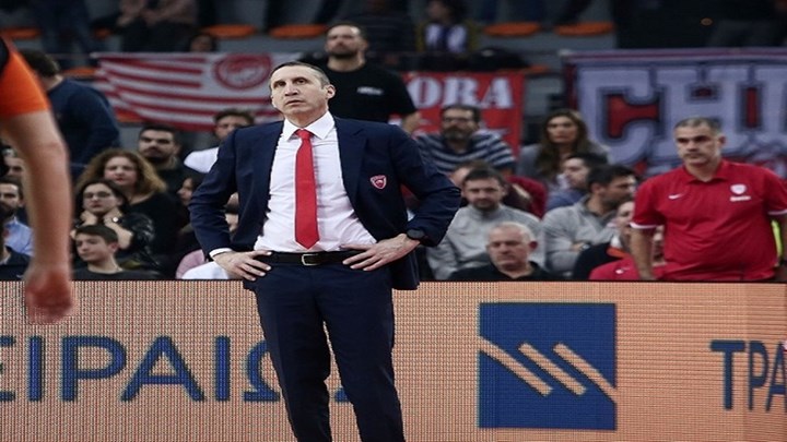 Μπλατ: Να κλειστούμε στον εαυτό μας και να ψάξουμε διέξοδο