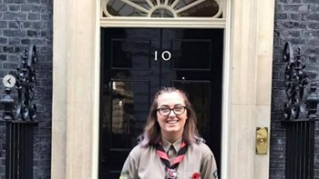 Σοκ στη Βρετανία – Νεκρή 17χρονη που την μαχαίρωσαν σε παιδική χαρά