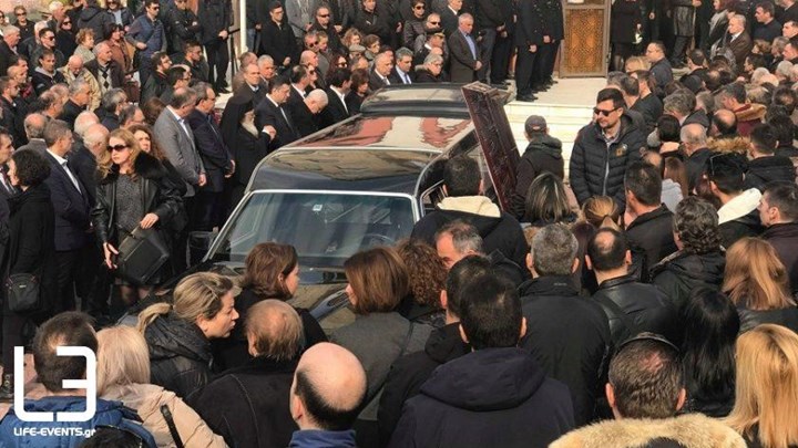 Ράγισαν καρδιές στην κηδεία του πυροσβέστη – ΦΩΤΟ – ΒΙΝΤΕΟ