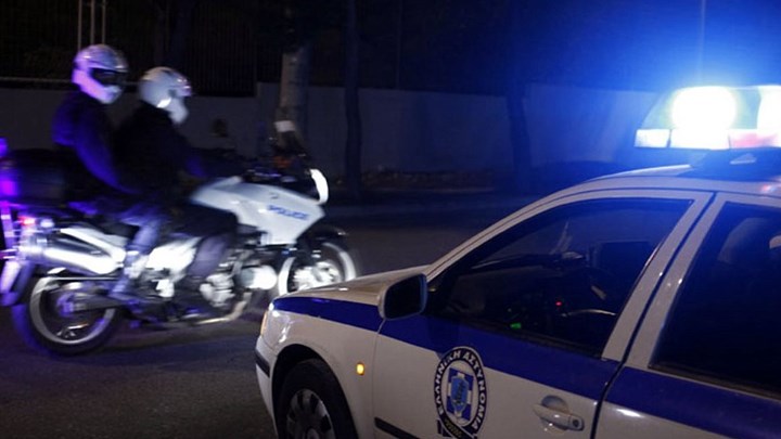 Η αστυνομία προχώρησε σε 10 προσαγωγές για την επίθεση στο ΑΤ Ακροπόλεως