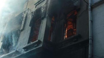 Φονική πυρκαγιά σε πολυκατοικία στην Κωνσταντινούπολη – Τέσσερις νεκροί – ΒΙΝΤΕΟ