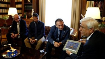 Επικοινωνία του Προκόπη Παυλόπουλου με τη σύζυγο του Γιάννη Μπεχράκη