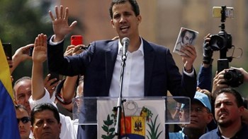 Ο Γκουαϊδό ανακοίνωσε την επιστροφή του στην Βενεζουέλα και καλεί τον κόσμο σε διαδηλώσεις