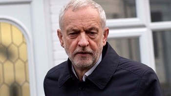 Επίθεση με αυγό εναντίον του Τζέρεμι Κόρμπιν