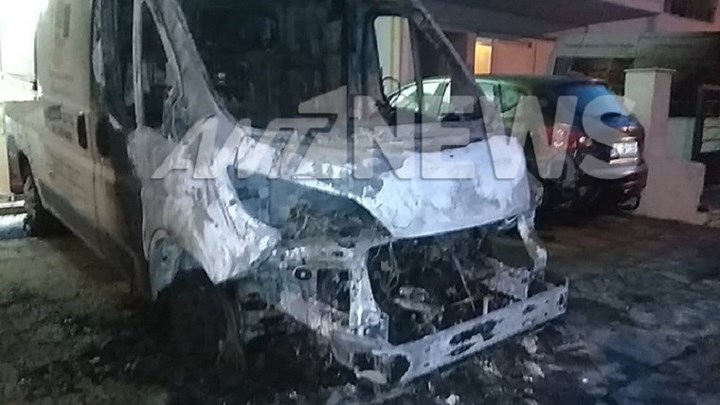 Εμπρησμός αυτοκινήτων στο Μοσχάτο – Τι αναφέρει ο ιδιοκτήτης – ΦΩΤΟ – ΒΙΝΤΕΟ