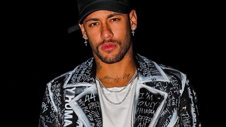 Ξεσαλώνει… στο καρναβάλι ο τραυματίας Νεϊμάρ – ΒΙΝΤΕΟ