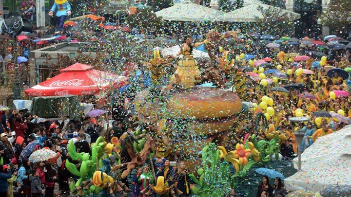 Πάει για ρεκόρ Γκίνες το καρναβάλι στην Πάτρα