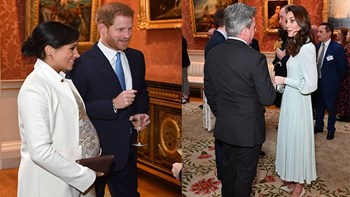 Δύο ξένες στον ίδιο χώρο Μέγκαν και Κέιτ στη δεξίωση της βασίλισσας Ελισάβετ – ΦΩΤΟ – ΒΙΝΤΕΟ