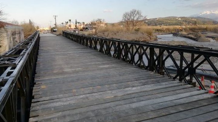 Τοποθετήθηκαν οι δύο γέφυρες τύπου «BELLEY» στο Παντελάρι και τον Πλατανιά