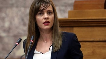 Αχτσιόγλου: Η χώρα έχει να επιλέξει ανάμεσα στο δρόμο της δίκαιης ανάπτυξης, ή της παλινόρθωσης του χρεοκοπημένου πολιτικού συστήματος