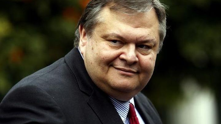 Το νέο του βιβλίο παρουσίασε στον Πειραιά ο Ευάγγελος Βενιζέλος