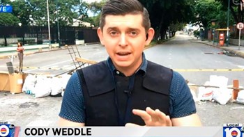 Aφέθηκε ελεύθερος Aμερικανός δημοσιογράφος που είχε συλληφθεί στη Βενεζουέλα