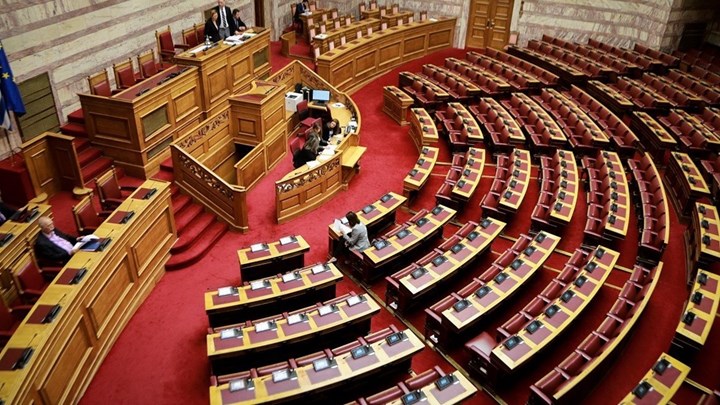 Κόντρα στη βουλή μετά το πόρισμα για την τραγωδία στο Μάτι