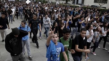 Στους δρόμους οι μαθητές – Αντιδρούν για τις αλλαγές στη δευτεροβάθμια εκπαίδευση