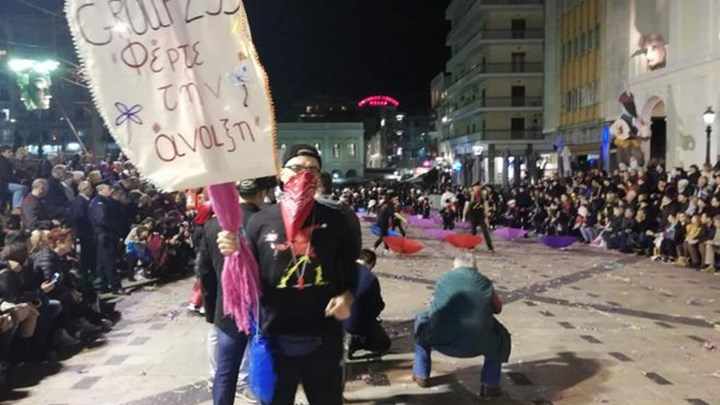 Καρέ-καρέ η μεγάλη νυχτερινή παρέλαση του Πατρινού Καρναβαλιού – ΒΙΝΤΕΟ – ΦΩΤΟ