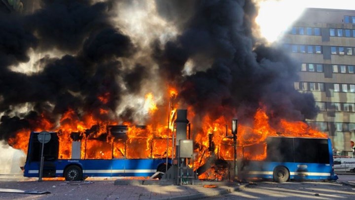 Οι πρώτες εικόνες από την έκρηξη σε λεωφορείο στη Στοκχόλμη – ΦΩΤΟ – ΒΙΝΤΕΟ – ΤΩΡΑ