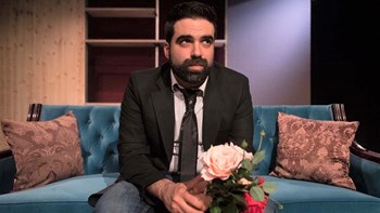 Το enikos.gr στις πρόβες του φιλόδοξου “170 τετραγωνικά”