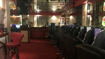 Έφοδος της Οικονομικής Αστυνομίας σε παράνομο καζίνο – ΦΩΤΟ