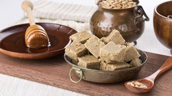 Τα μυστικά της τέχνης του…χαλβά – ΒΙΝΤΕΟ