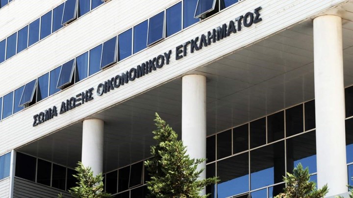 Ποτά – “μπόμπες” και προφυλακτικά – “μαϊμού” κατάσχεσε το ΣΔΟΕ