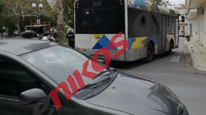 Νέο τροχαίο με λεωφορείο στο Αιγάλεω- ΦΩΤΟ Αναγνώστη