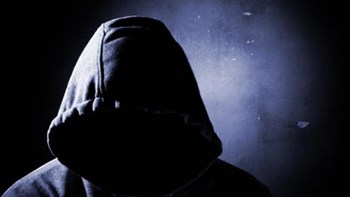 Εφιάλτης για δύο ηλικιωμένες στο Αίγιο – Κουκουλοφόροι εισέβαλαν στο σπίτι τους και τις λήστεψαν