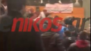 Επεισόδια στο συνέδριο της ΓΣΕΕ στην Καλαμάτα –  Εισβολή του ΠΑΜΕ – ΒΙΝΤΕΟ