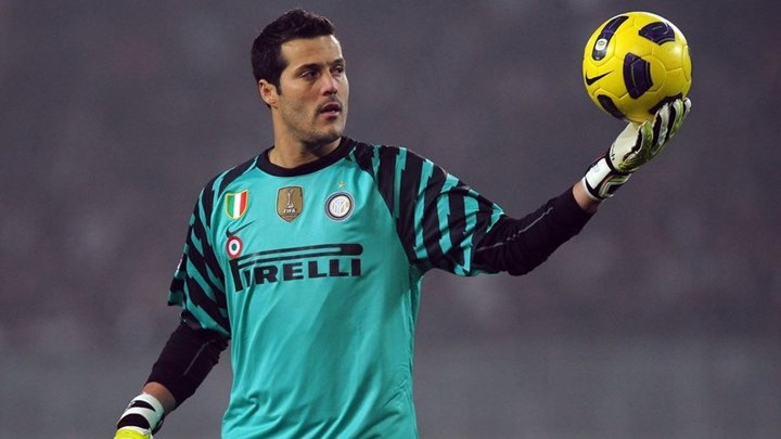 Έκλεψε την παράσταση στην κλήρωση του Champions League με το βραχιόλι του ο Ζούλιο Σέζαρ – ΦΩΤΟ