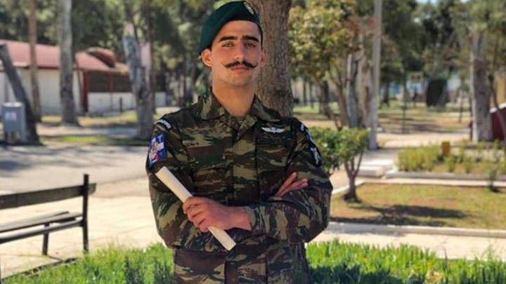 Η απάντηση του αλεξιπτωτιστή που τραγούδησε το «Μακεδονία ξακουστή» – ΦΩΤΟ