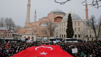 Συμβολική κηδεία έξω από την Αγιά Σοφιά για τα θύματα του μακελειού στη Νέα Ζηλανδία – ΒΙΝΤΕΟ – ΦΩΤΟ