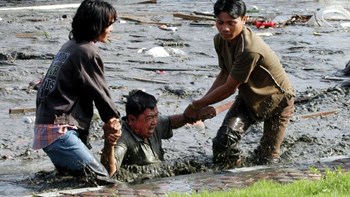 Φονικές πλημμύρες στην Ινδονησία