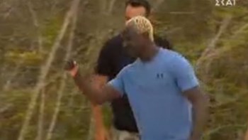 Οι πρώτες στιγμές του Πάτρικ Ογκουνσότο στο Survivor – Η αντίδραση των παικτών – ΒΙΝΤΕΟ