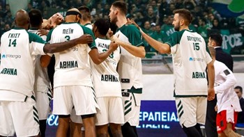 Σύσσωμος ο Παναθηναϊκός στα γραφεία του ΕΣΑΚΕ για να κλείσει το φύλλο αγώνα – ΦΩΤΟ