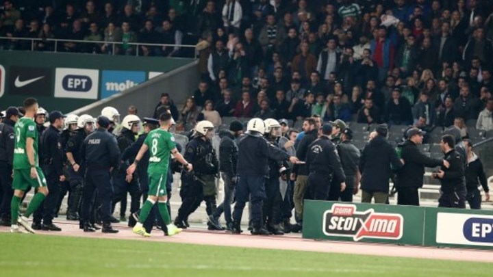 Καταγγέλλει επίθεση με μαχαίρι από χούλιγκαν ο Ολυμπιακός