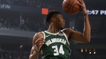 Ακόμη ένα ρεκόρ για τον Αντετοκούνμπο