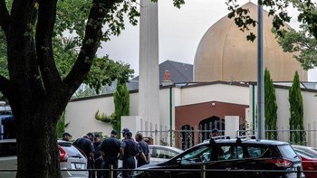 Έφοδος της αυστραλιανής αστυνομίας σε δύο σπίτια στο πλαίσιο της έρευνας που διενεργείται για το μακελειό της Ν. Ζηλανδίας