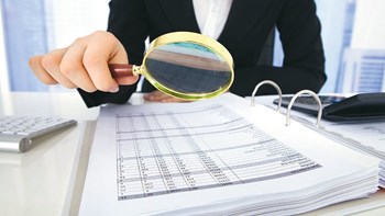 Ελέγχονται για φοροδιαφυγή 336.000 ΑΦΜ όσων έβγαλαν λεφτά στο εξωτερικό