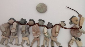 Σκηνές της φρίκης του πολέμου στη Συρία με βότσαλα – ΦΩΤΟ – ΒΙΝΤΕΟ