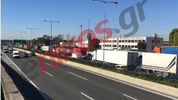 Ακινητοποιημένα τα αυτοκίνητα στην Κηφισιά – “Έμφραγμα” στην Εθνική Οδό – ΦΩΤΟ αναγνώστη