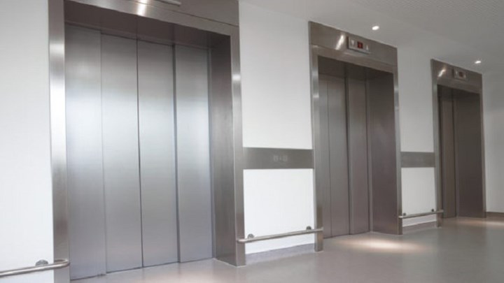 Εργαζόμενοι στο Ιπποκράτειο: Υπάρχουν ευθύνες για την κατάρρευση του ασανσέρ – Ευτυχώς δεν είχαμε περισσότερα θύματα