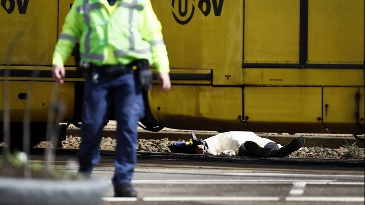 ΦΩΤΟ-σοκ από την επίθεση σε τραμ στην Ουτρέχτη