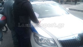 Συνέλαβαν μεθυσμένο οδηγό που οπλοφορούσε