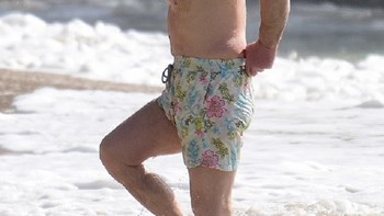 Ποιος διάσημος εμφανίστηκε με αυτό το μαγιό; -ΦΩΤΟ