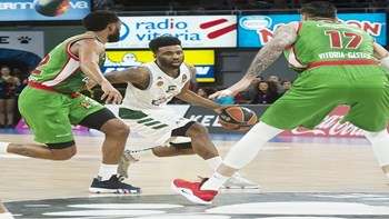 Παναθηναϊκός – Μπασκόνια 56-48 (30′)