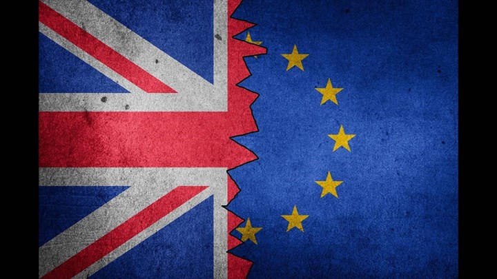 Πάνω από 1 εκατ. Βρετανοί υπέγραψαν αίτηση για ανάκληση του Brexit