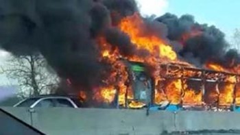 Συγκλονιστικές μαρτυρίες από την ώρα πανικού μέσα σε σχολικό λεωφορείο στο Μιλάνο – ΒΙΝΤΕΟ